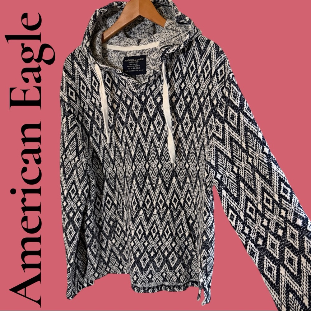 American Eagle Outfitters woven Baja Hoodie. Dark Blue/Off White. Medium. EUC!